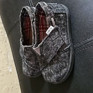 Kids Tom's Velcro slip on Shoes